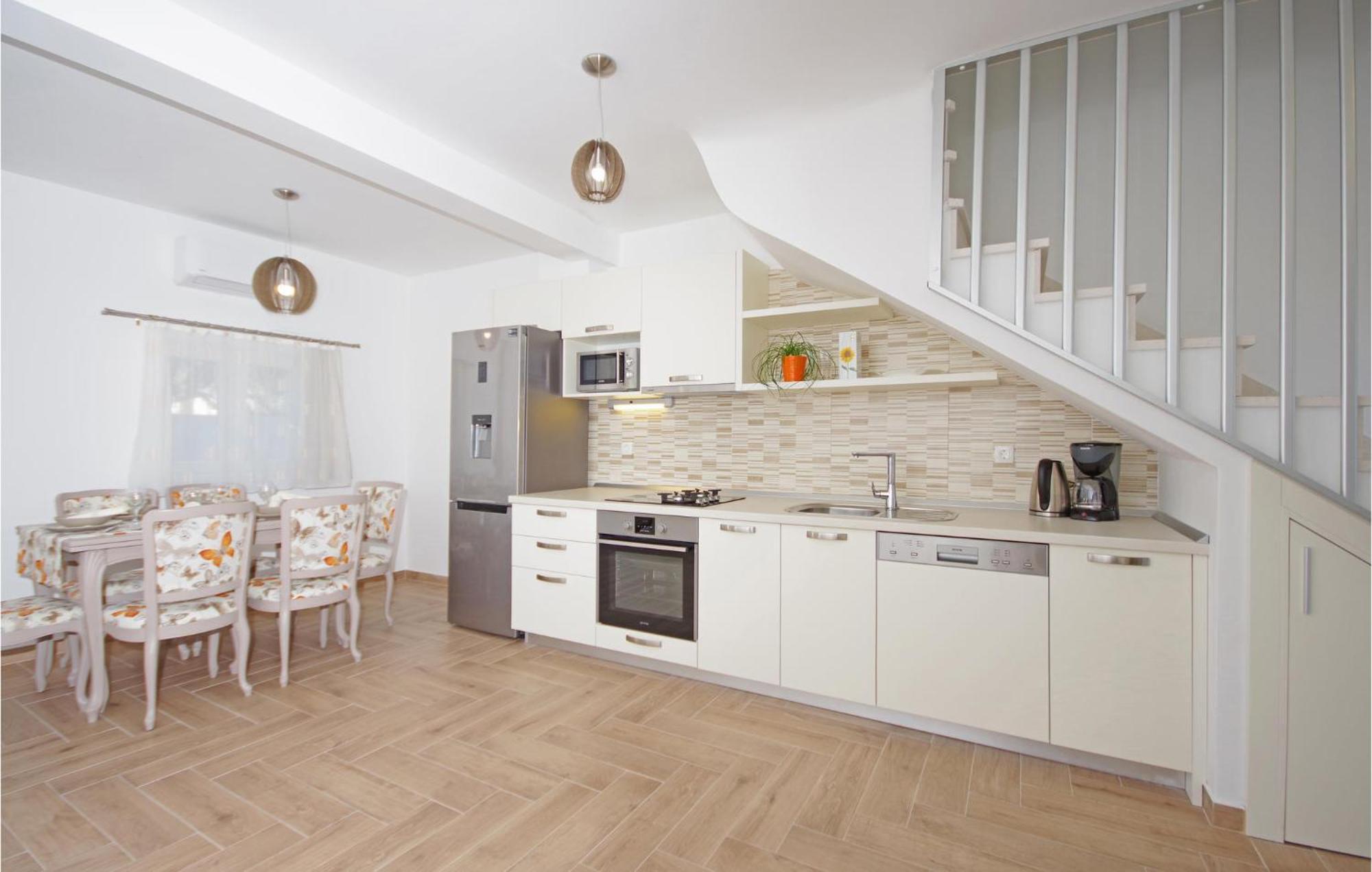 Awesome Home In Drvenik With Wifi Экстерьер фото