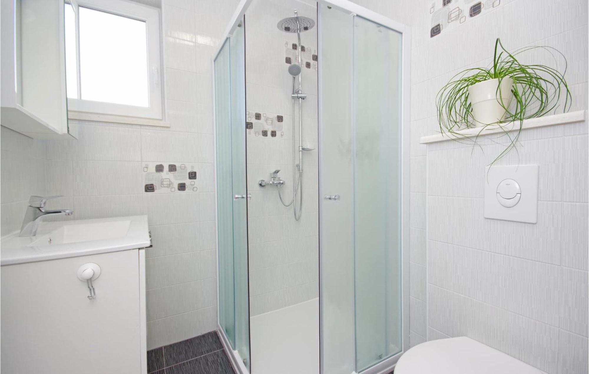 Awesome Home In Drvenik With Wifi Экстерьер фото