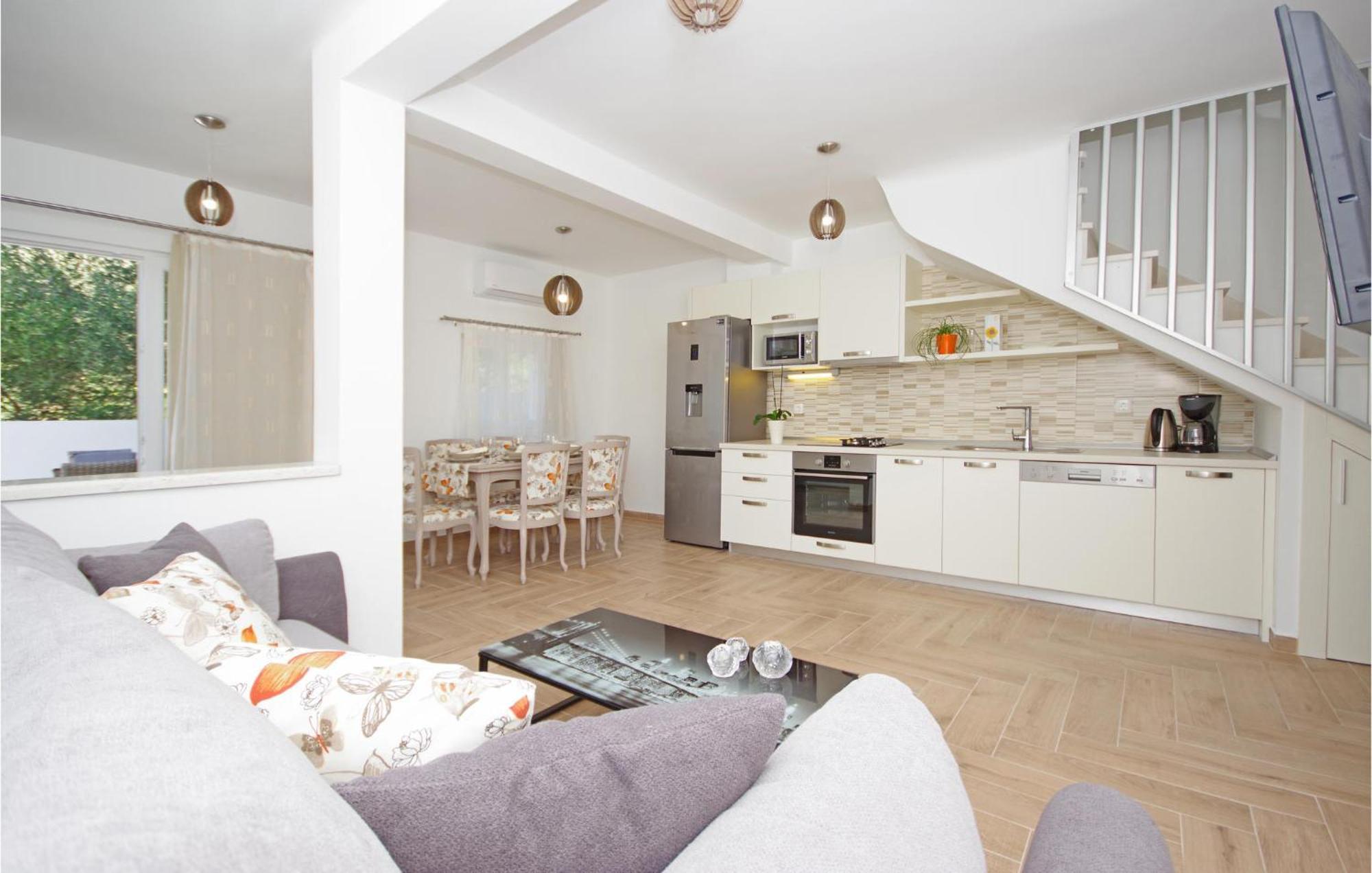 Awesome Home In Drvenik With Wifi Экстерьер фото