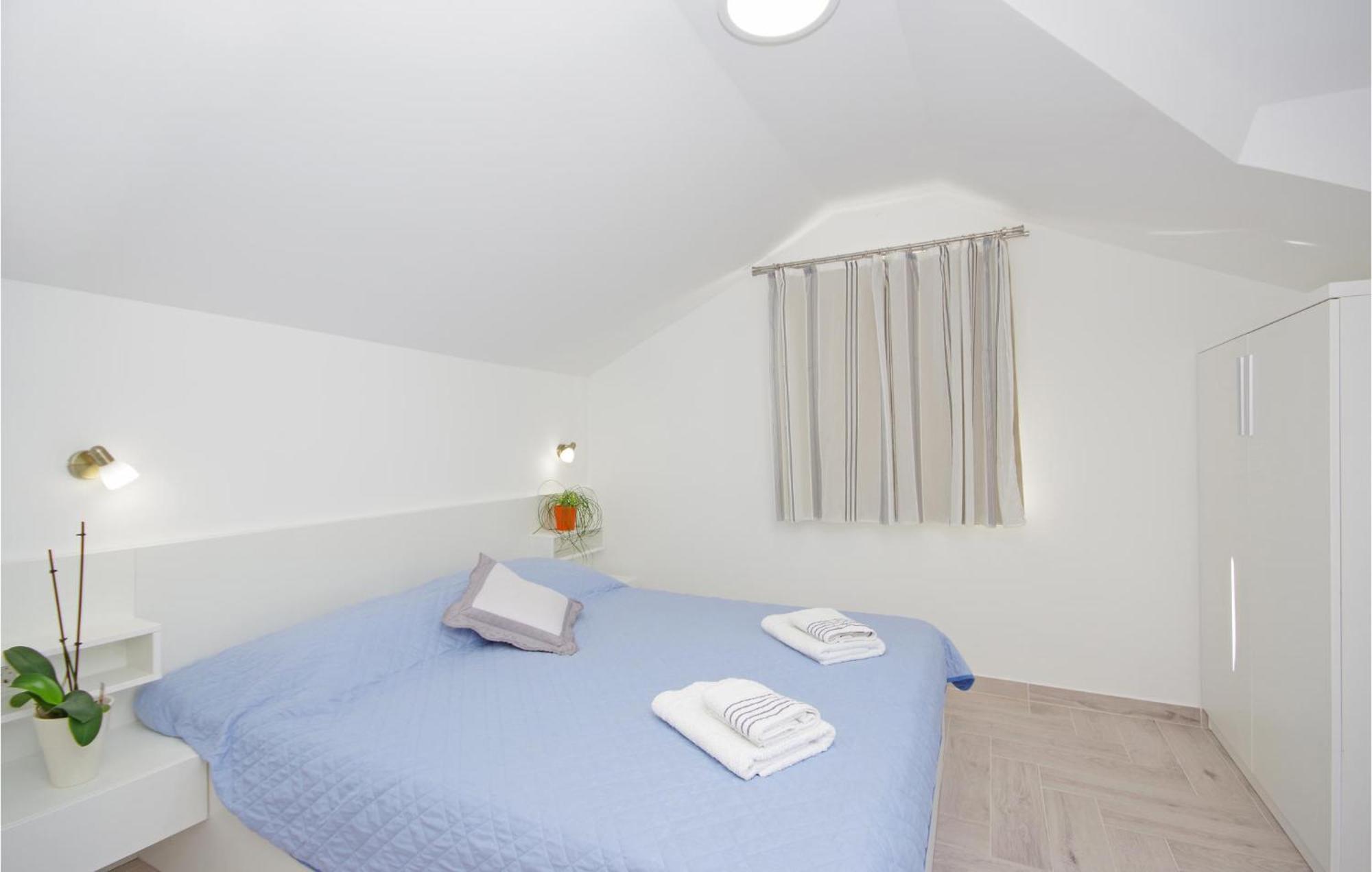 Awesome Home In Drvenik With Wifi Экстерьер фото
