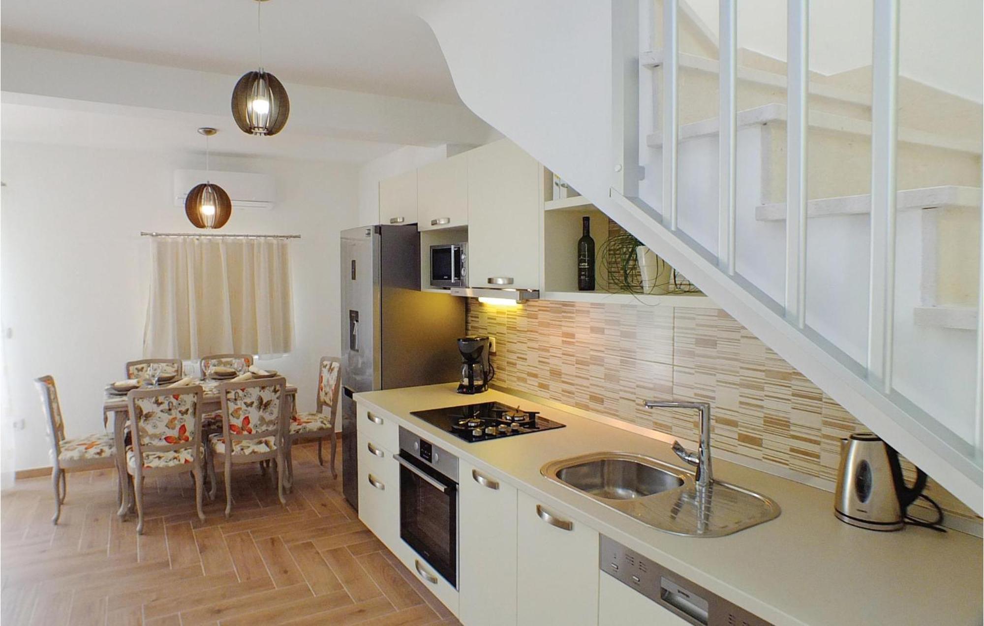 Awesome Home In Drvenik With Wifi Экстерьер фото