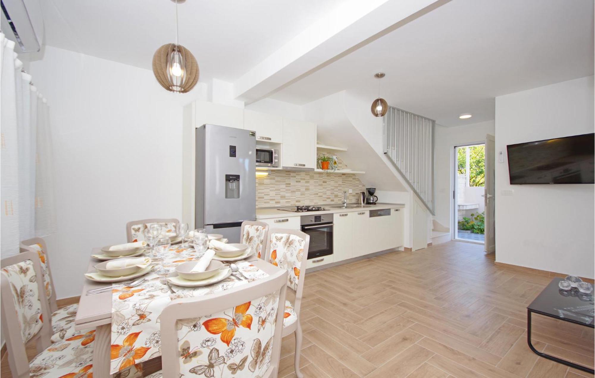 Awesome Home In Drvenik With Wifi Экстерьер фото