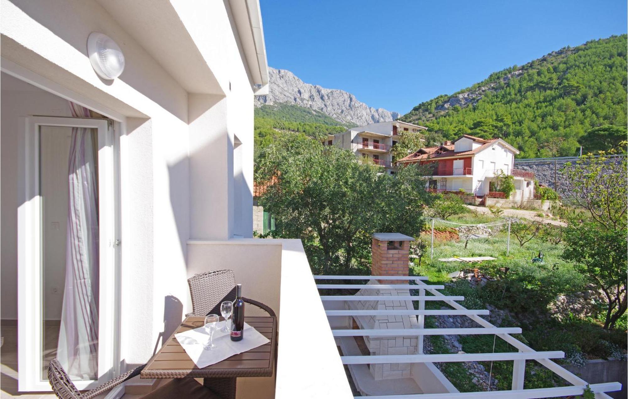 Awesome Home In Drvenik With Wifi Экстерьер фото