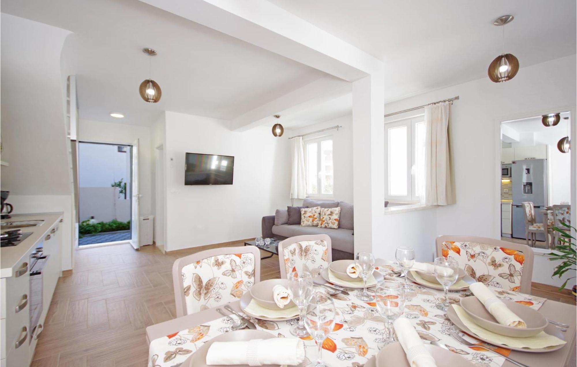 Awesome Home In Drvenik With Wifi Экстерьер фото